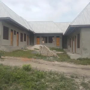 10bdrm House in Mark Real Estate, Maili Mmoja for sale
