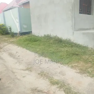 10bdrm House in Mark Real Estate, Maili Mmoja for sale