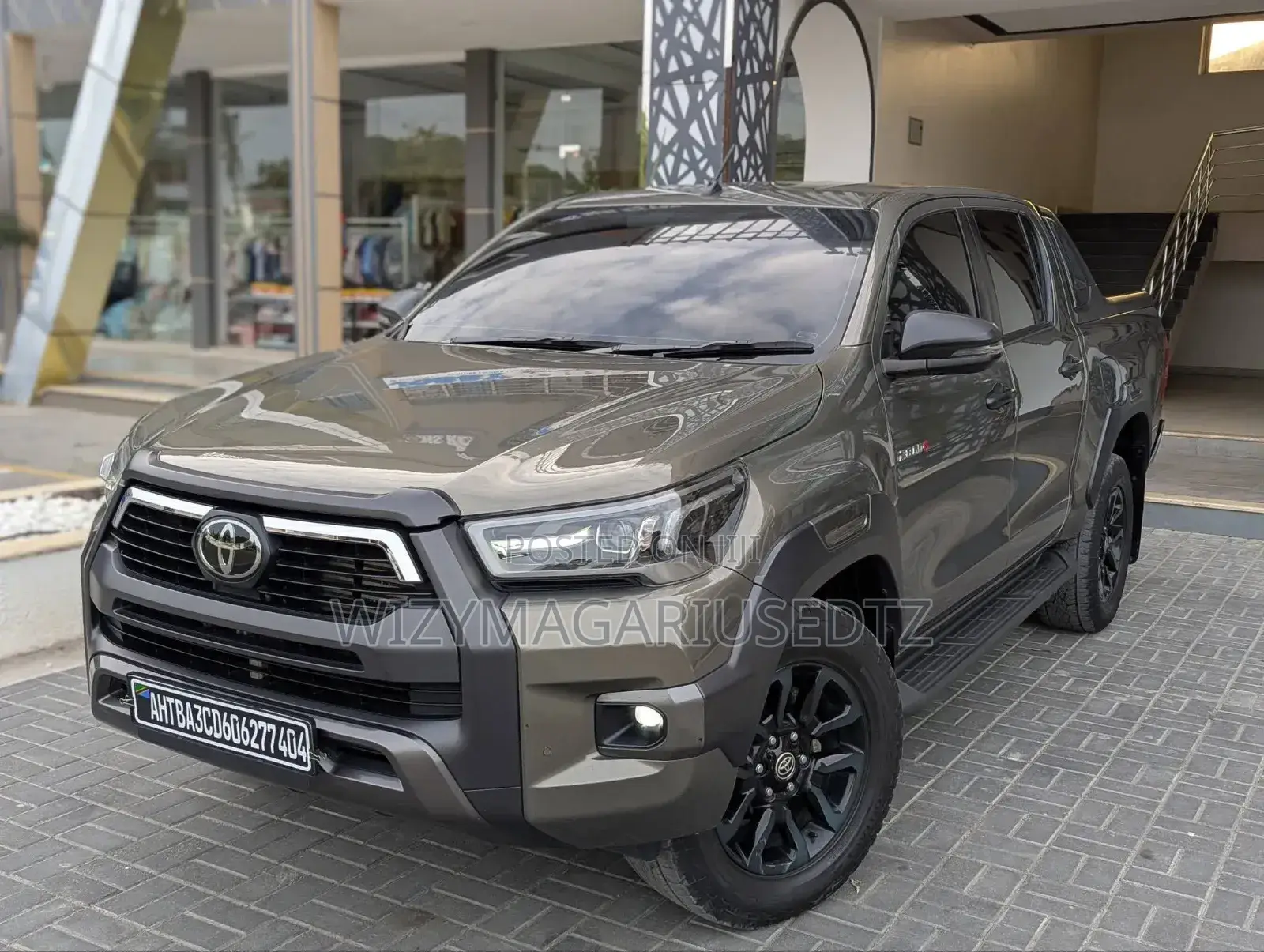 New Toyota Hilux 2024 Gray