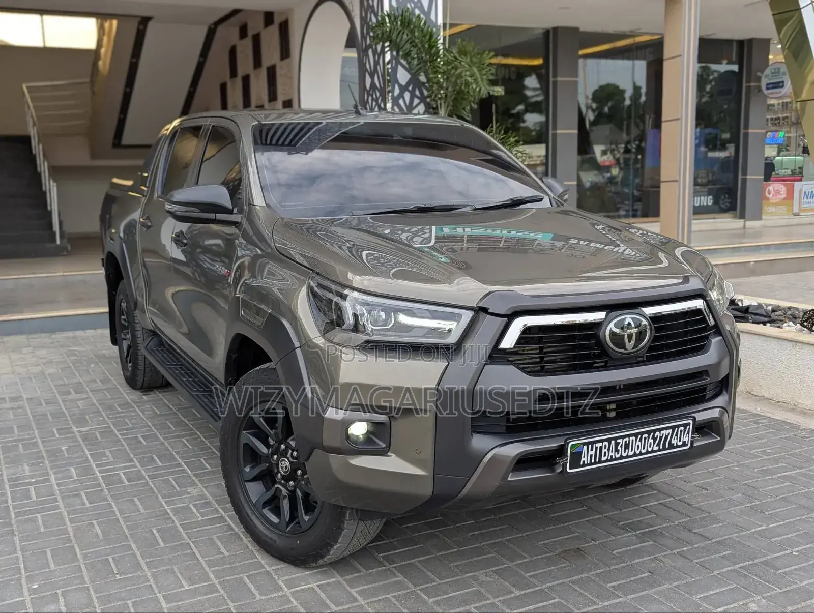 New Toyota Hilux 2024 Gray
