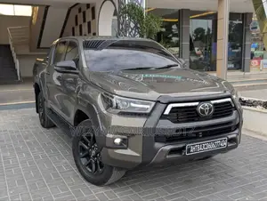 New Toyota Hilux 2024 Gray