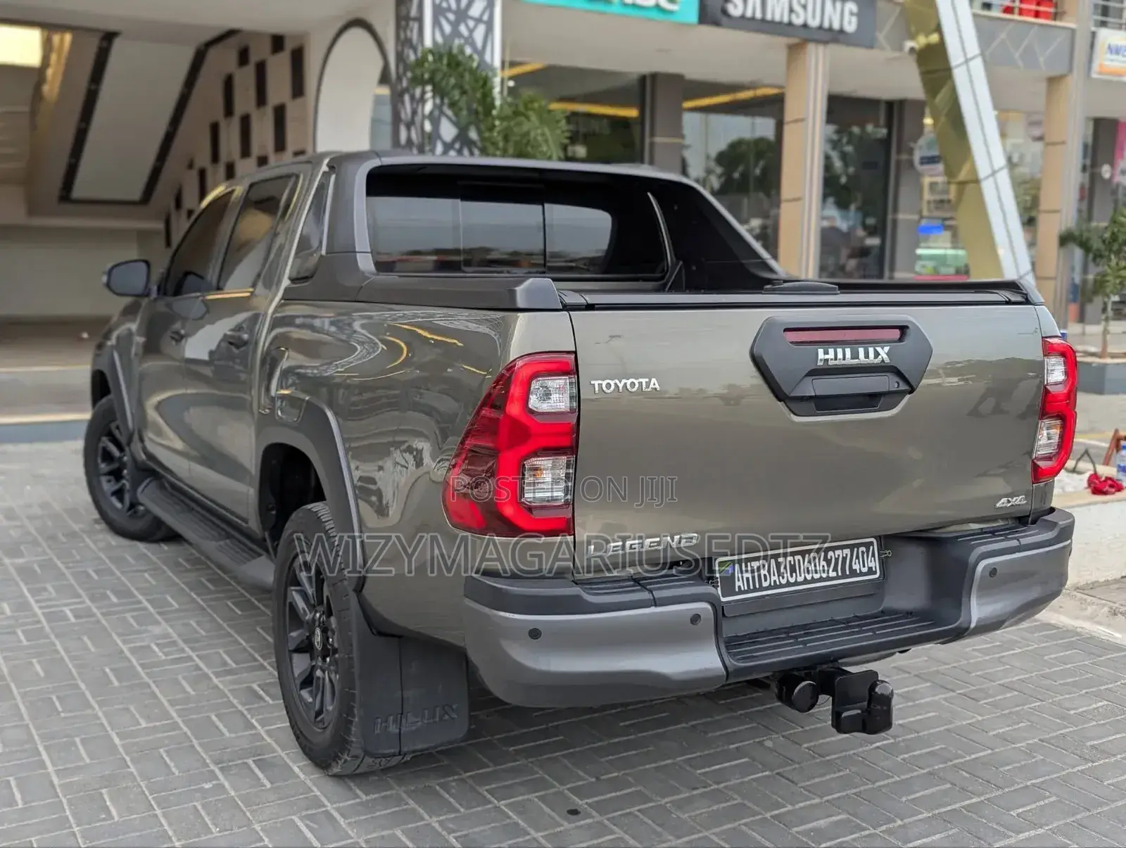 New Toyota Hilux 2024 Gray