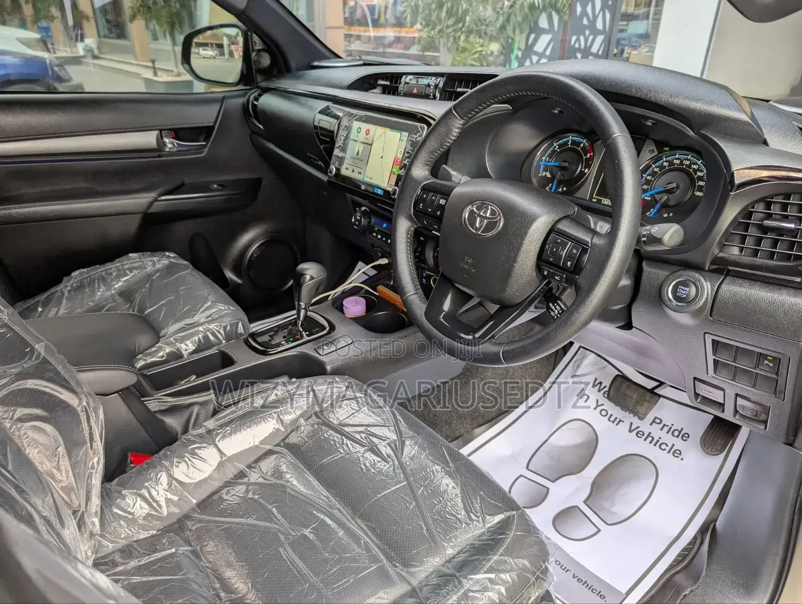 New Toyota Hilux 2024 Gray