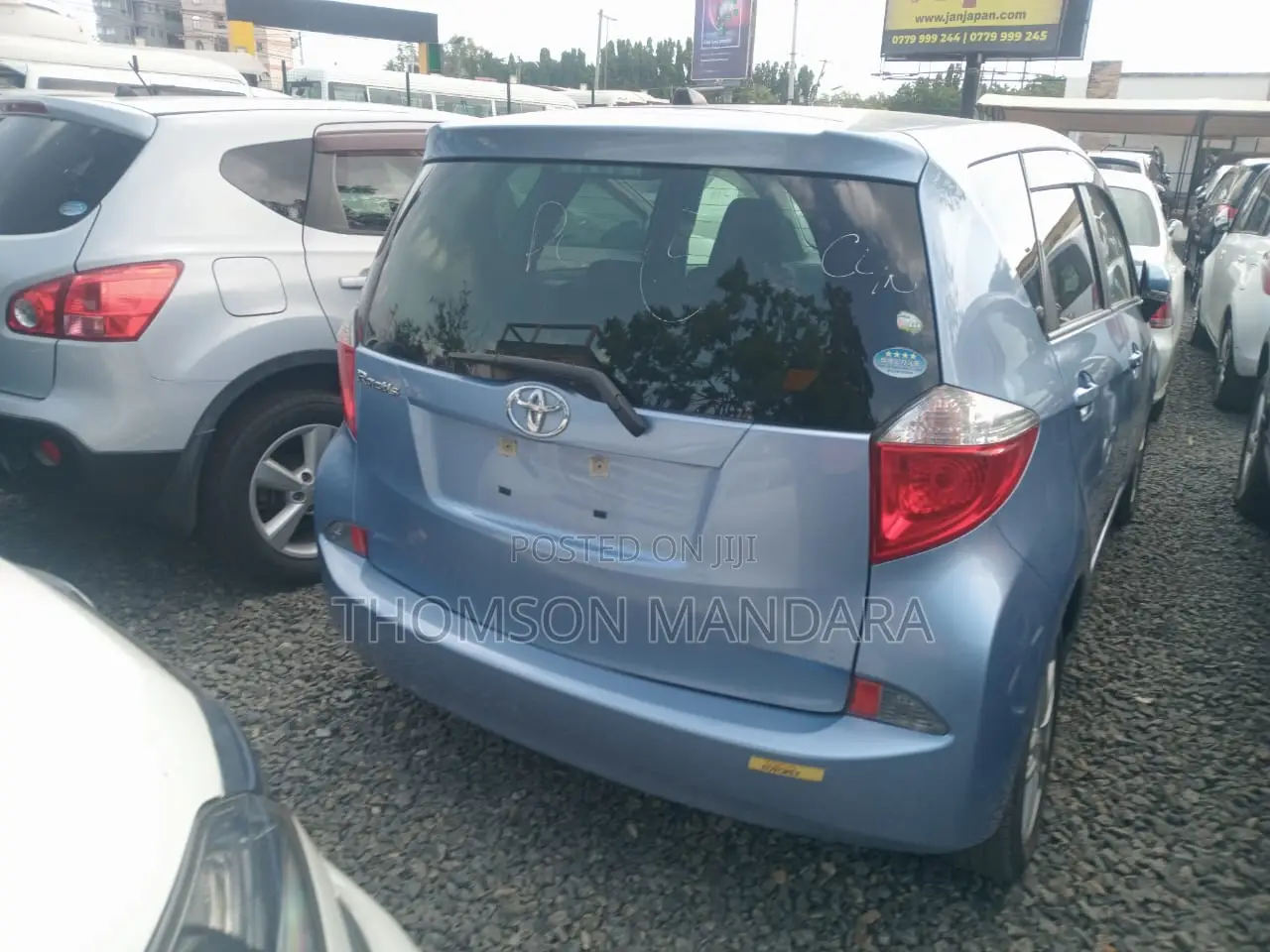 Toyota Ractis 2011 Blue
