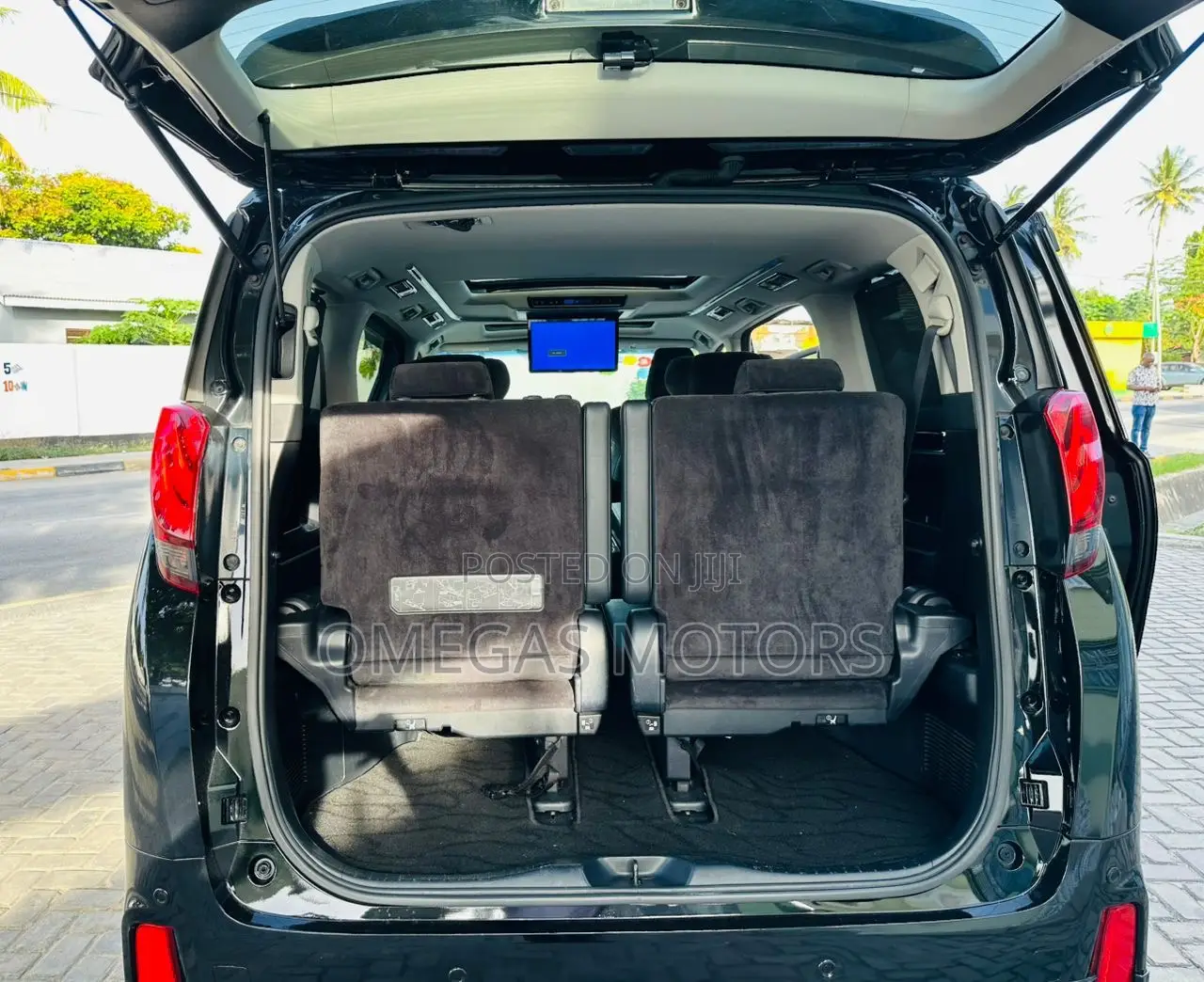 Toyota Alphard 2.5 Petrol FWD 2016 Black