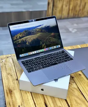 Laptop Apple MacBook Pro 2021 M1 16GB Apple M1 Pro SSD 512GB
