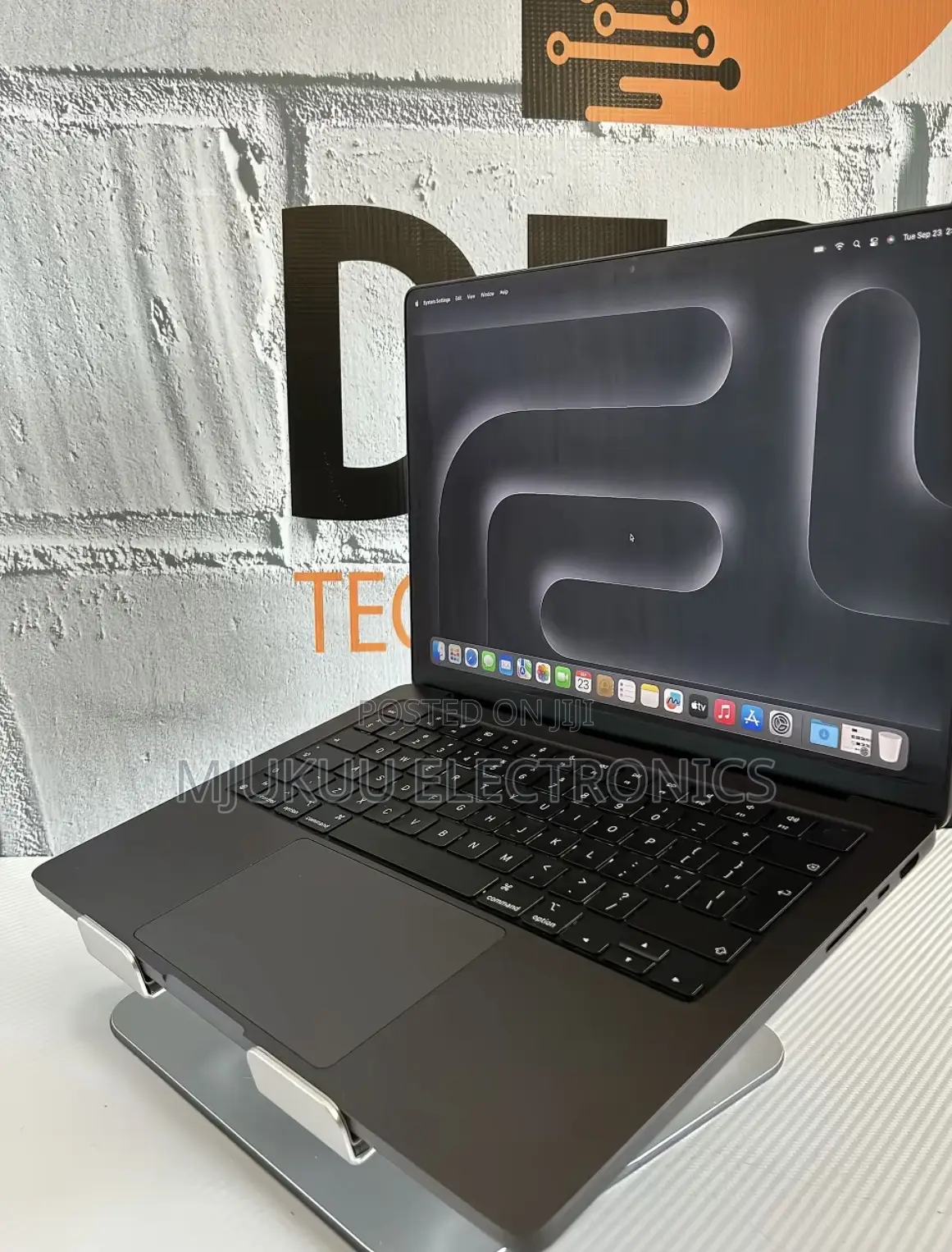 New Laptop Apple MacBook Air 2025 M4 15-Inch 24GB Apple M4 SSD 512GB