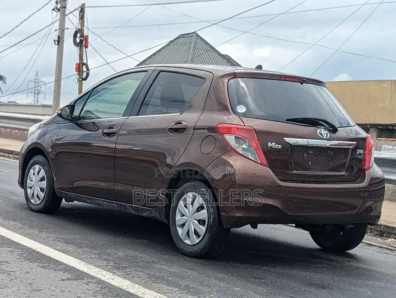 Toyota Vitz 1.3 AWD 5dr 2012 Maroon