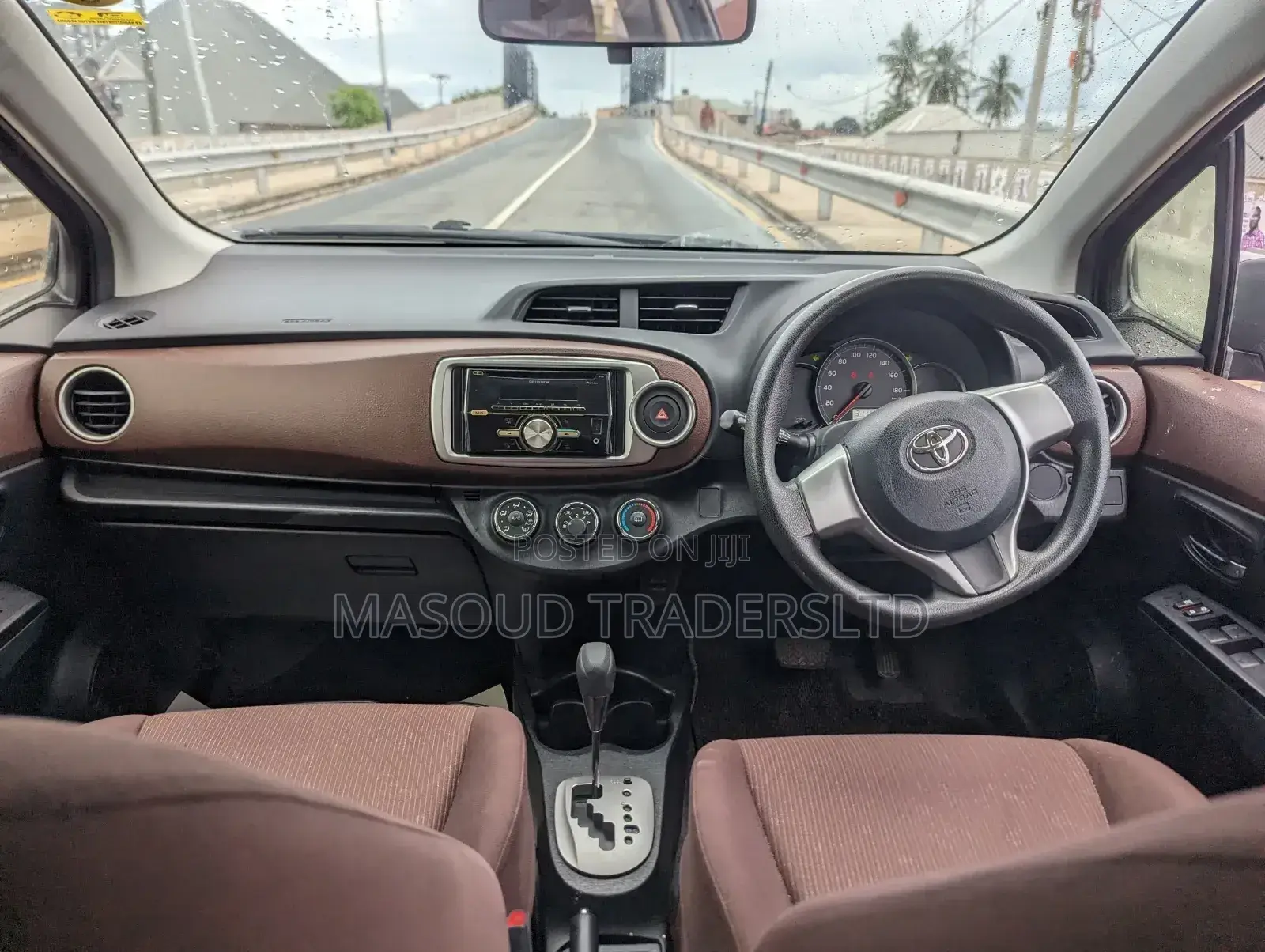 Toyota Vitz 1.3 AWD 5dr 2012 Maroon