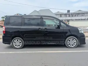 Toyota Noah 2.0 158hp AWD (7 Seater) 2012 Black