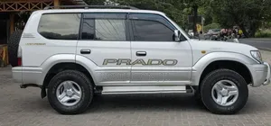 Toyota Land Cruiser Prado 2000 Silver