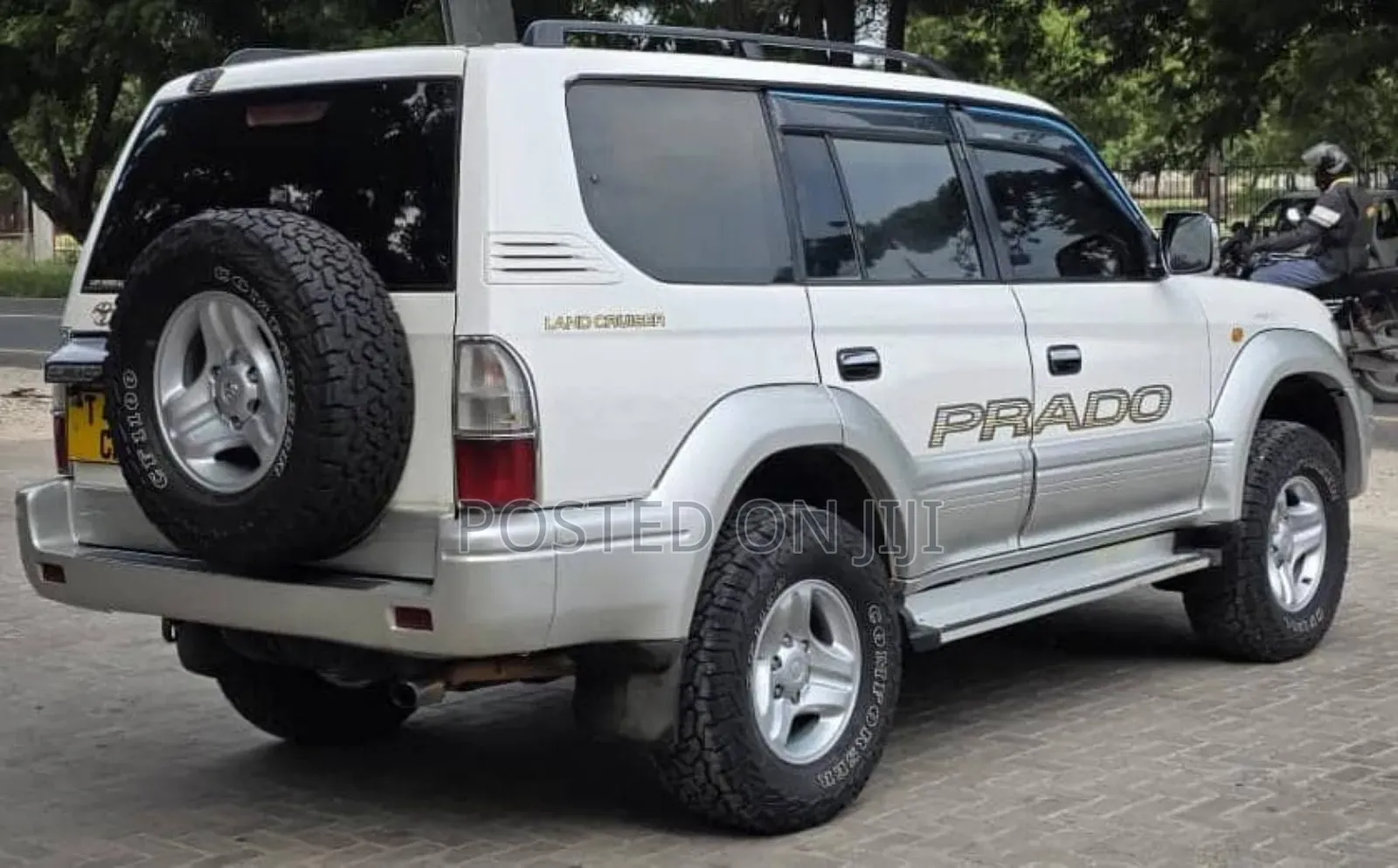 Toyota Land Cruiser Prado 2000 Silver
