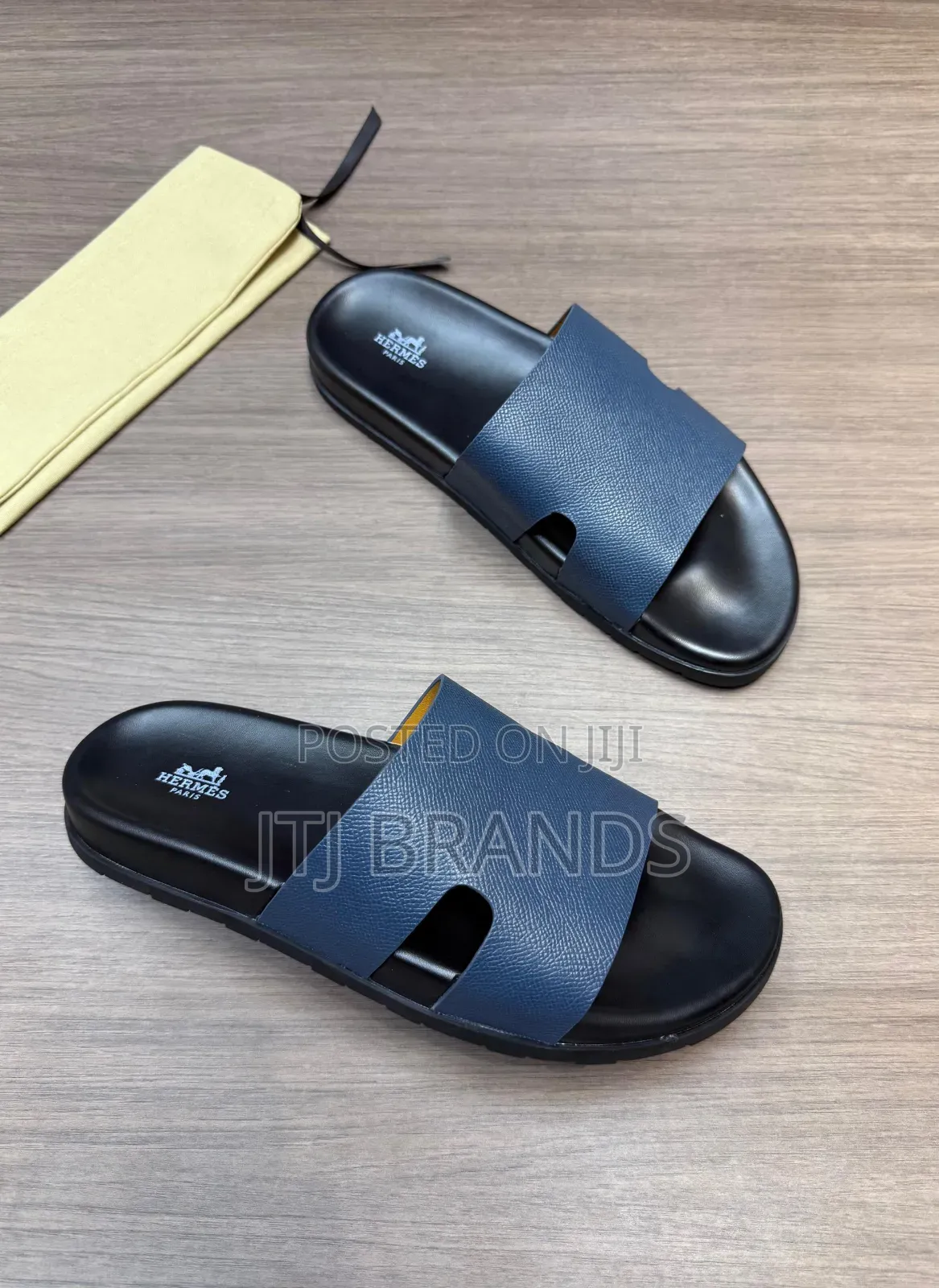 Mungu Mwenye Nguvu Sandals