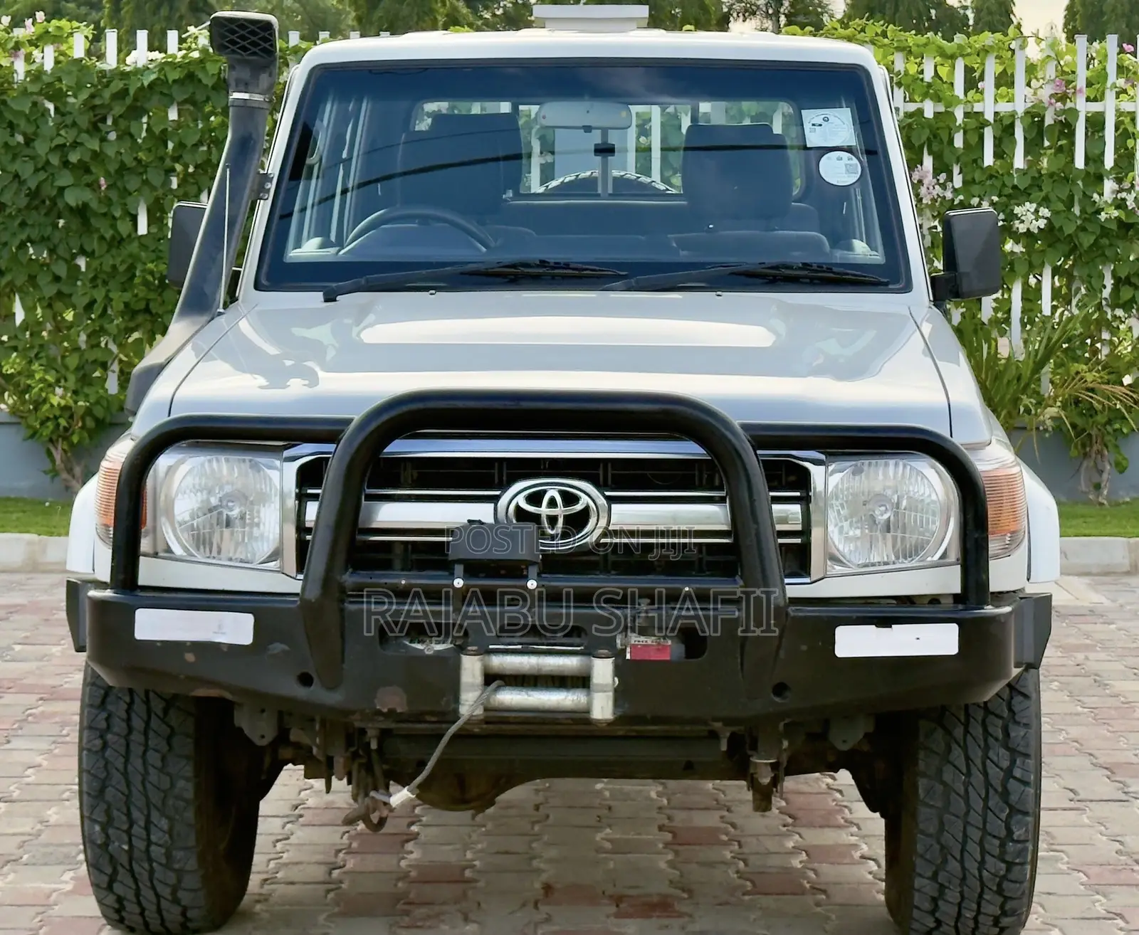Toyota Land Cruiser 79 Series 2022 White