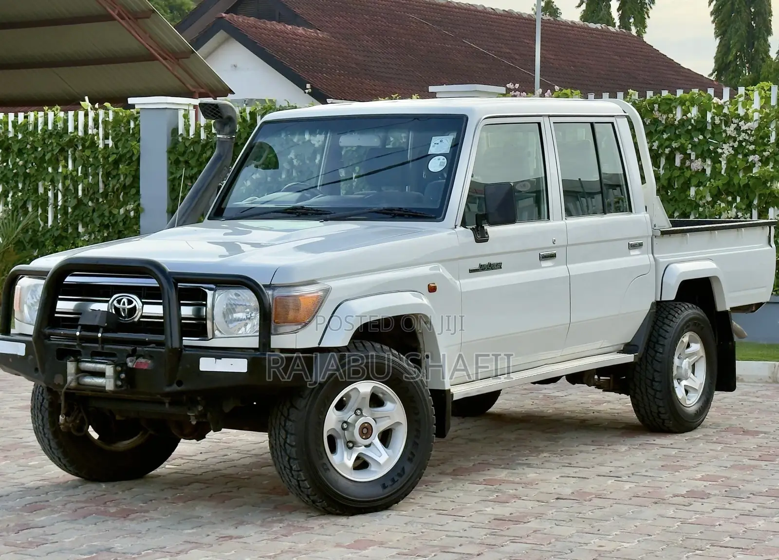 Toyota Land Cruiser 79 Series 2022 White