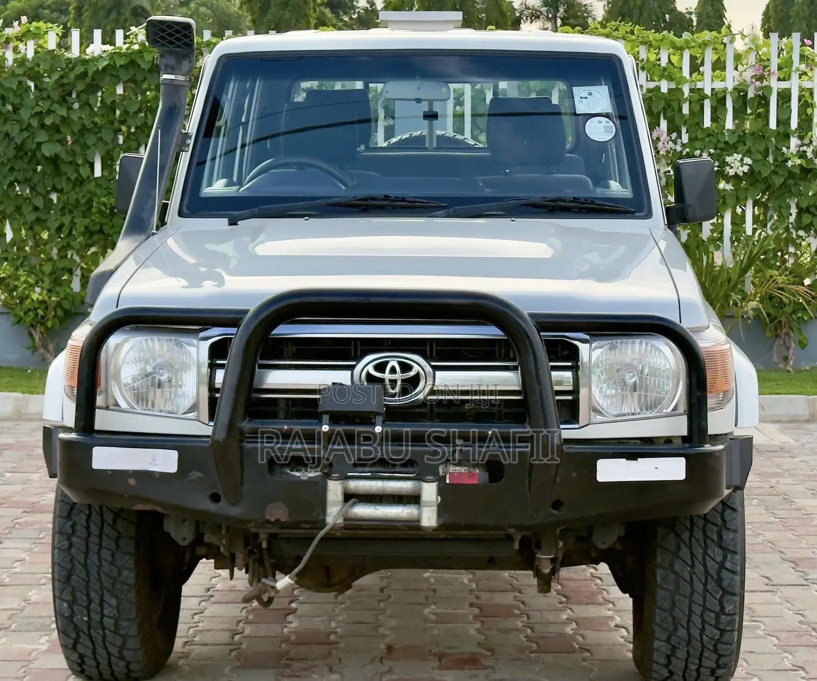 Toyota Land Cruiser 79 Series 2022 White