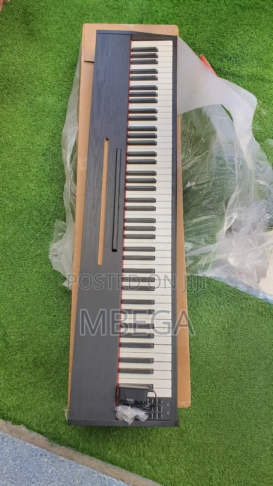 Black Digital Piano Key 88 Three Pedel Model 5130 PVC