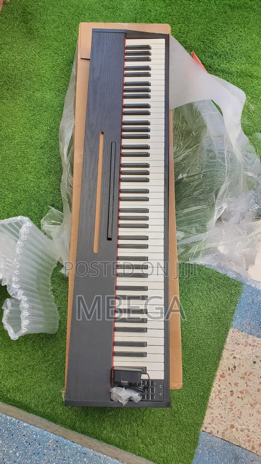 Black Digital Piano Key 88 Three Pedel Model 5130 PVC