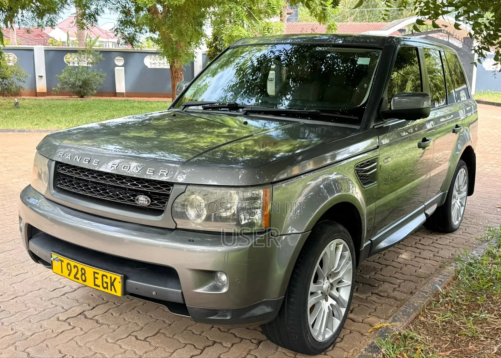 Land Rover Range Rover Sport 2010 Gray