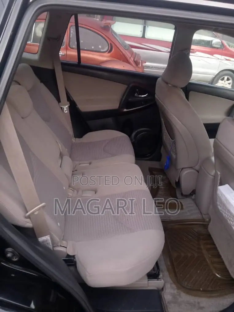 Toyota Vanguard 2010 Black