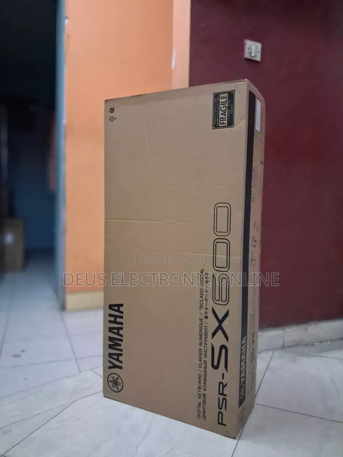 ` Yamaha PSR Sx600`
