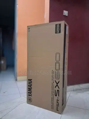 ` Yamaha PSR Sx600`