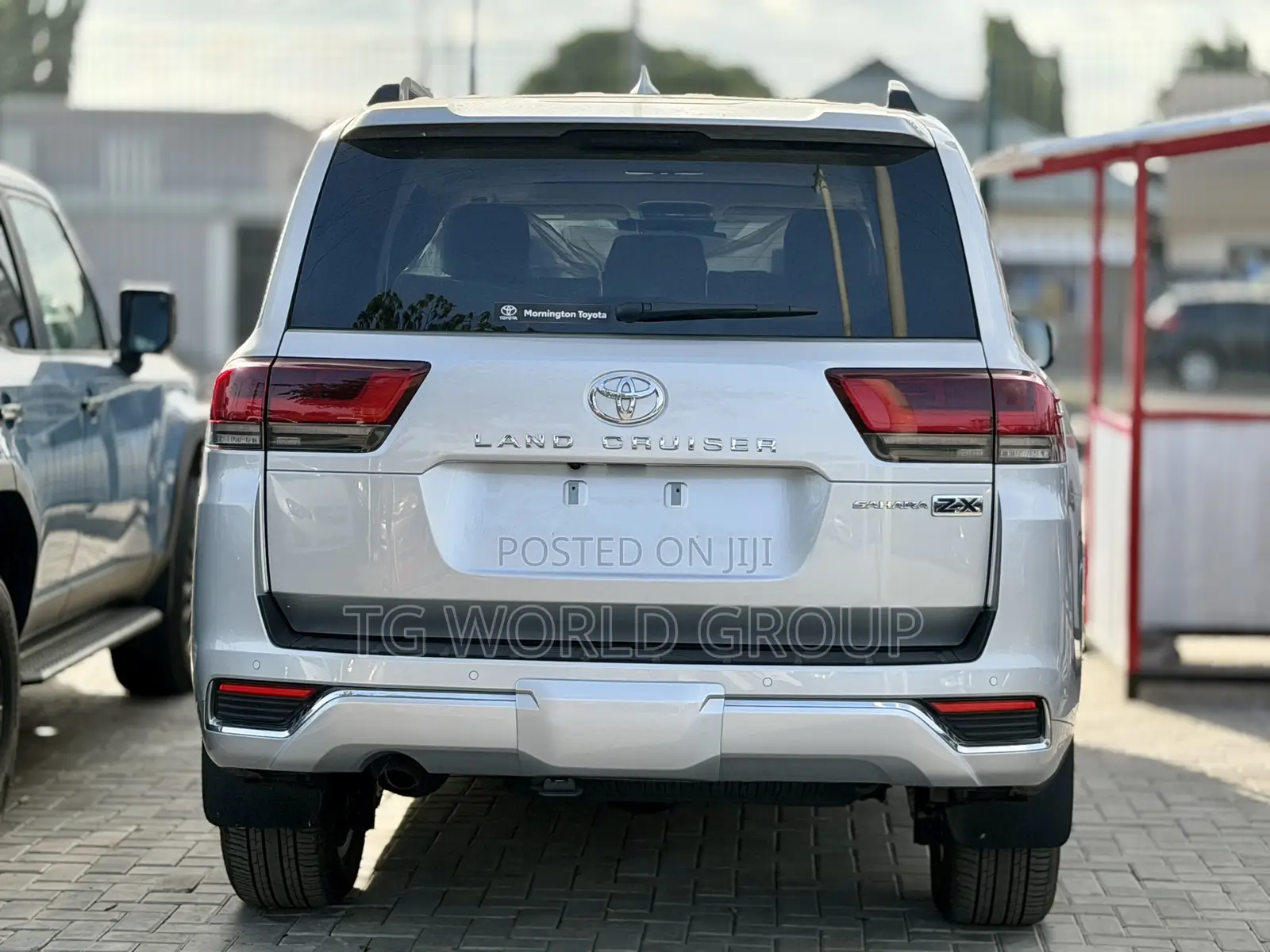 Toyota Land Cruiser LC300 2024 Silver
