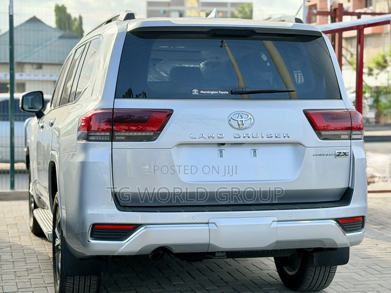 Toyota Land Cruiser LC300 2024 Silver