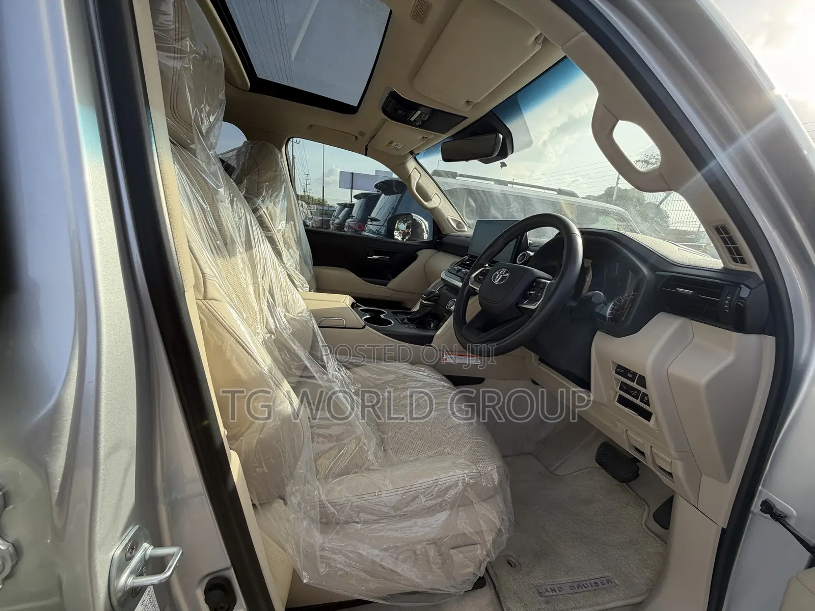 Toyota Land Cruiser LC300 2024 Silver