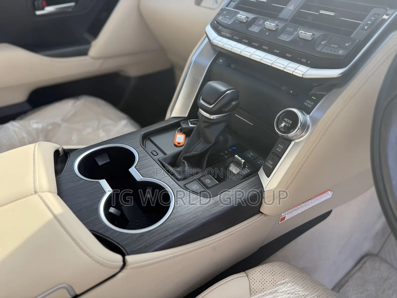 Toyota Land Cruiser LC300 2024 Silver