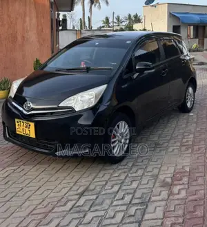 Toyota Ractis 2011 Black