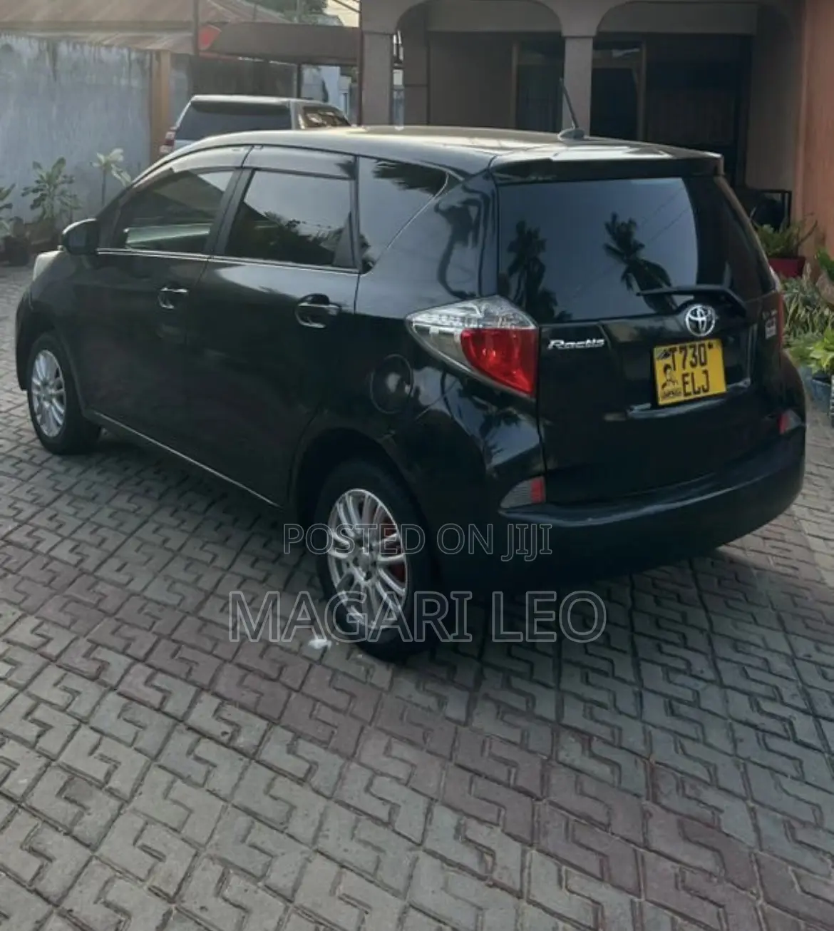 Toyota Ractis 2011 Black