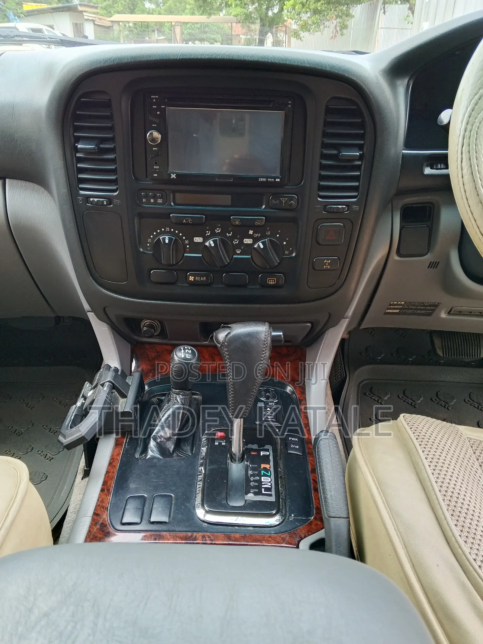 Toyota Land Cruiser 1999 Gray