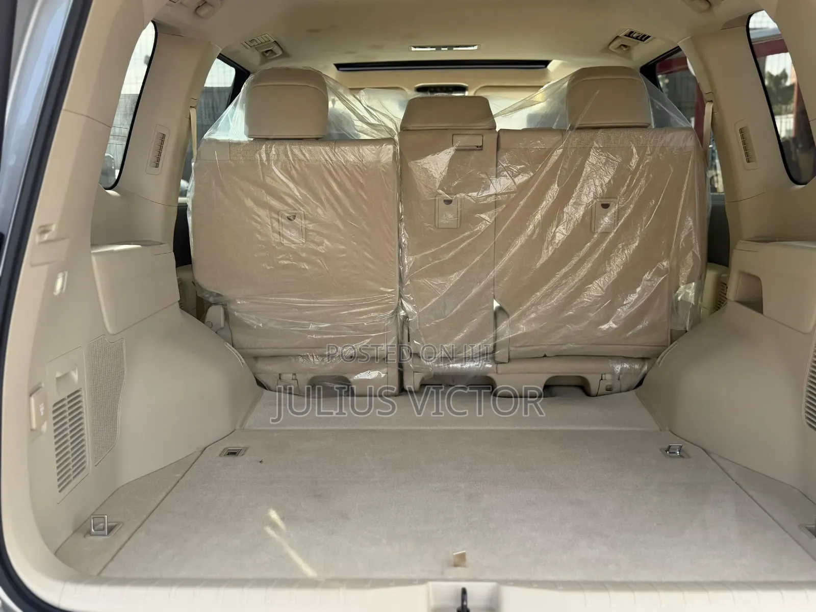 Toyota Land Cruiser 2024 Silver
