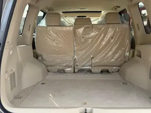 Toyota Land Cruiser 2024 Silver