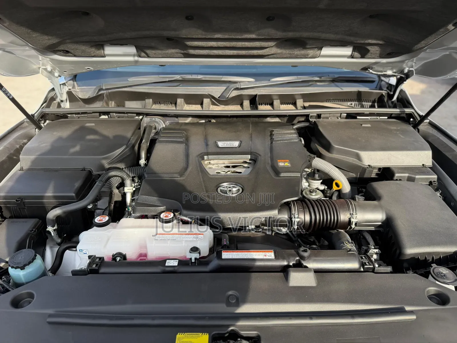 Toyota Land Cruiser 2024 Silver