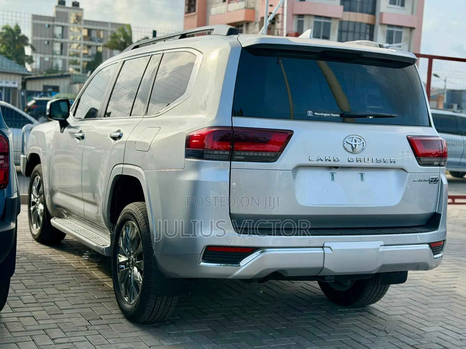 Toyota Land Cruiser 2024 Silver