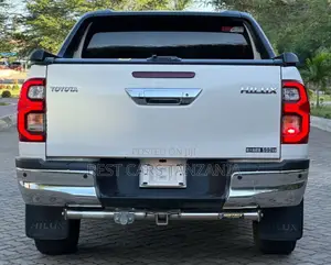 Toyota Hilux 2.4 Diesel 2020 White