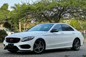 Mercedes-Benz C-Class 2014 White