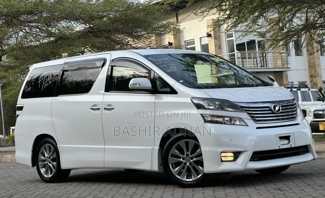Toyota Vellfire 2009 Off white