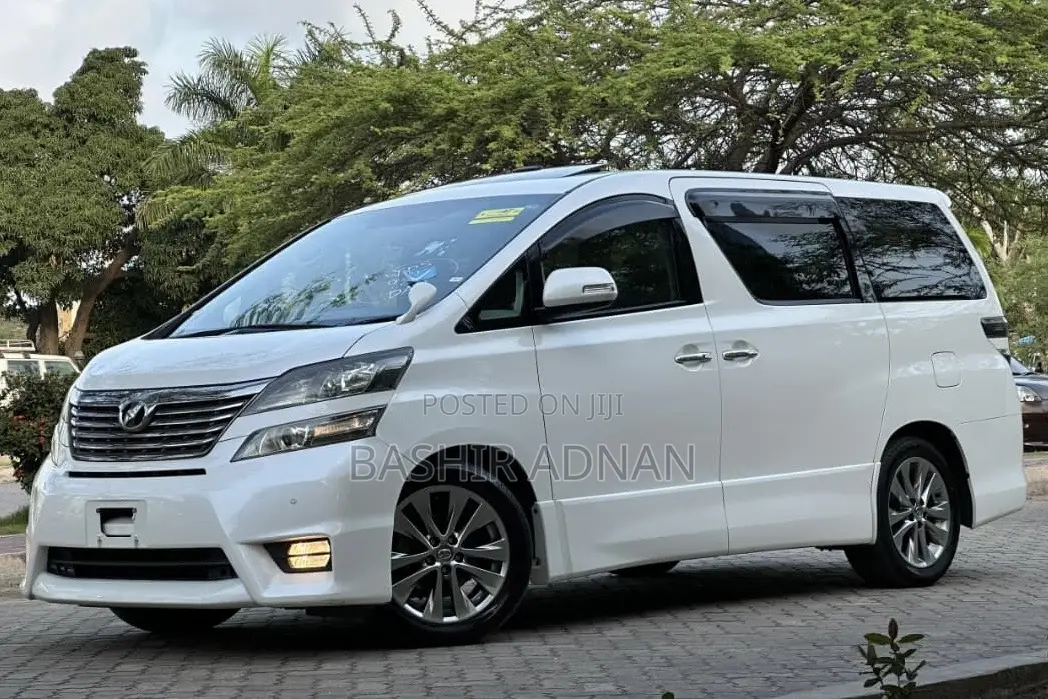 Toyota Vellfire 2009 Off white