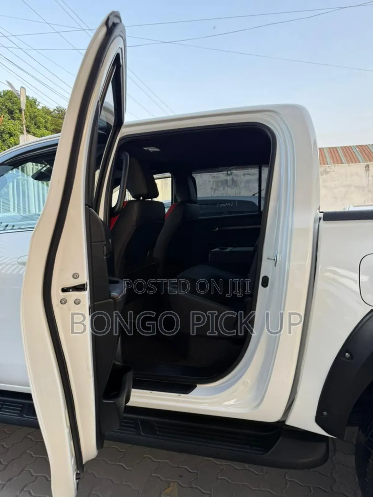 Toyota Hilux 2023 White
