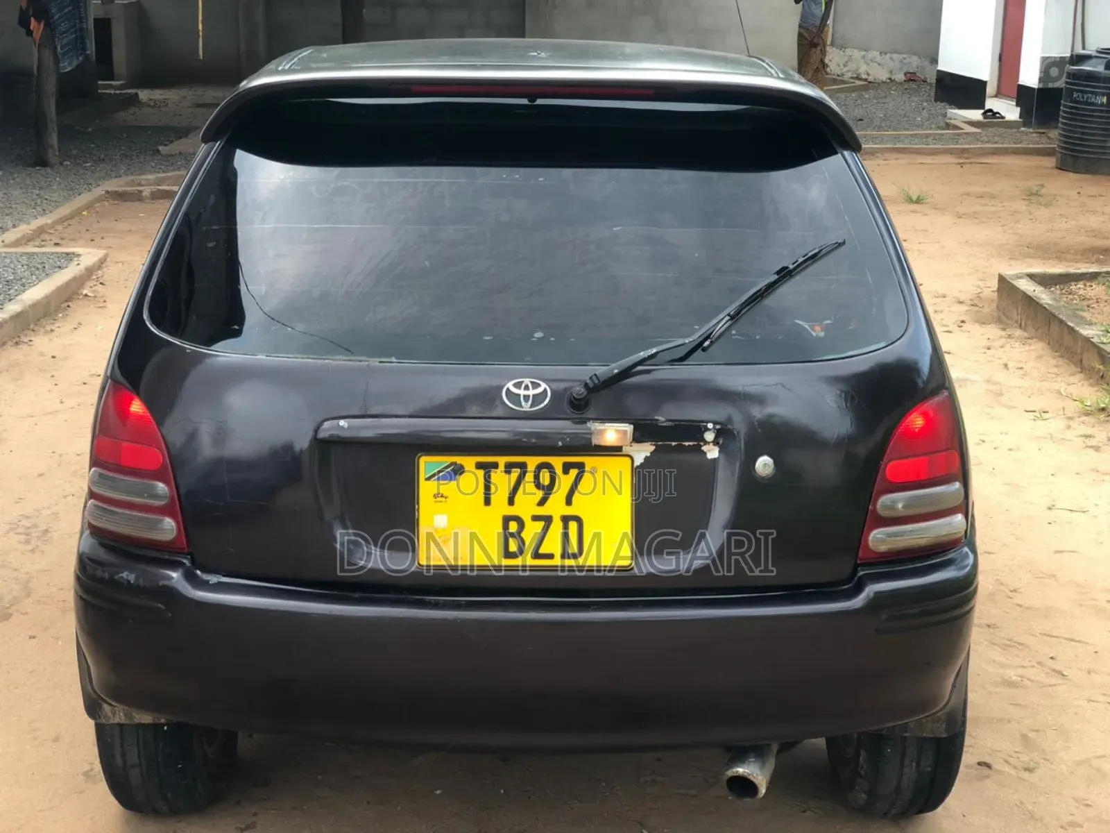 Toyota Starlet 2000 Black
