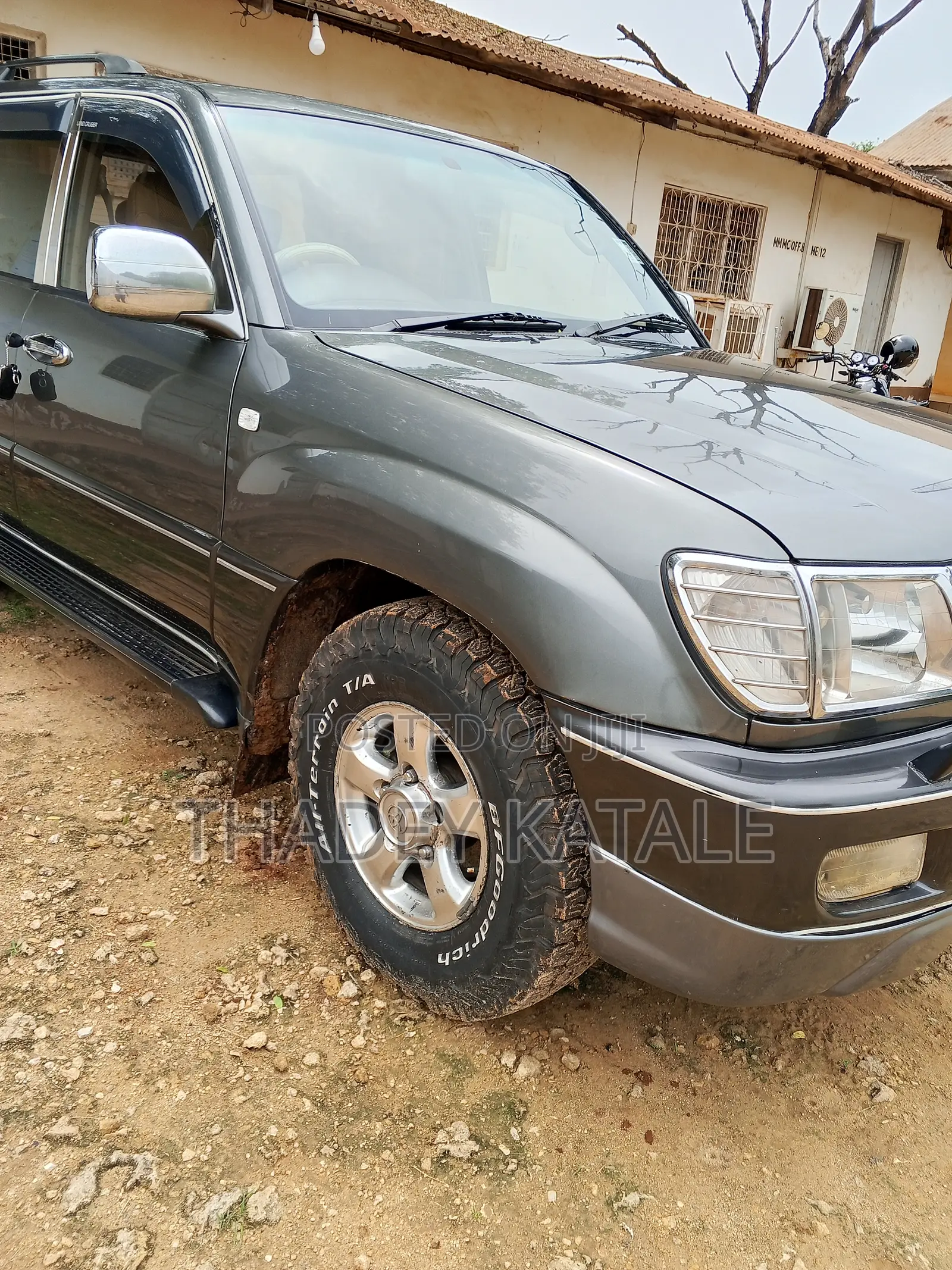 Toyota Land Cruiser 1999 Gray