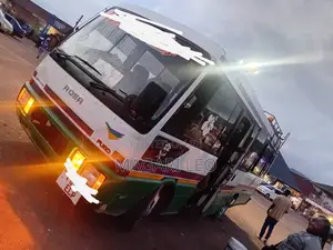 Mitsubishi Fuso Rosa 2003 White