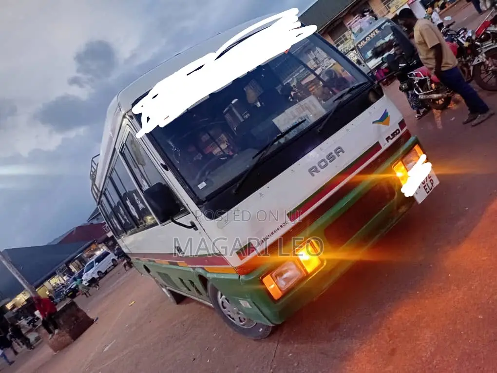 Mitsubishi Fuso Rosa 2003 White