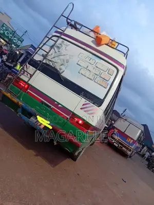 Mitsubishi Fuso Rosa 2003 White