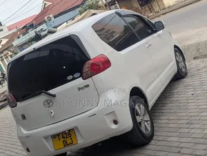Toyota Porte 1.5 AWD 2005 White