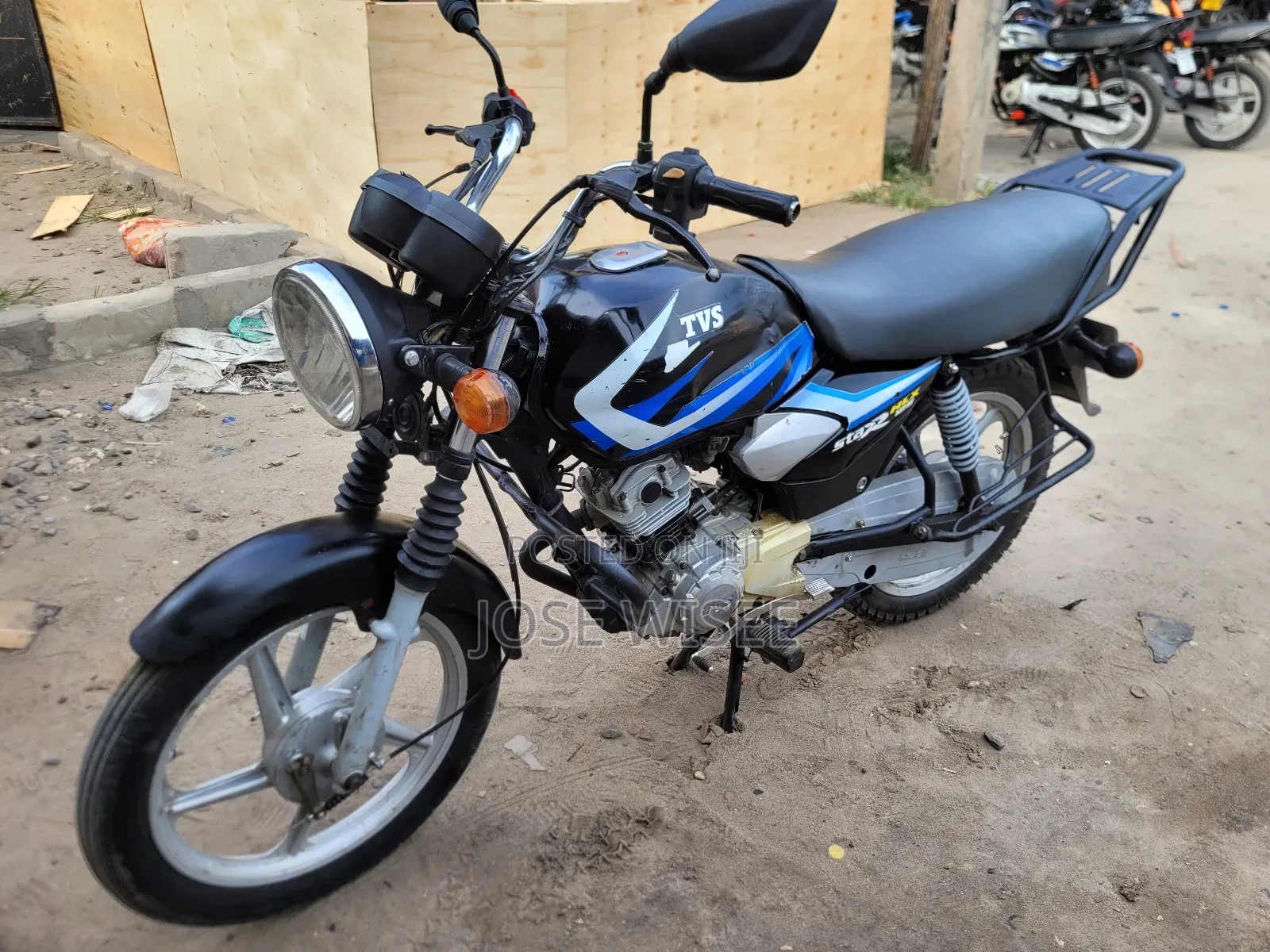 TVS HLX 125 2025 Black