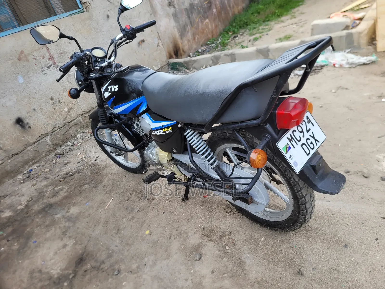 TVS HLX 125 2025 Black